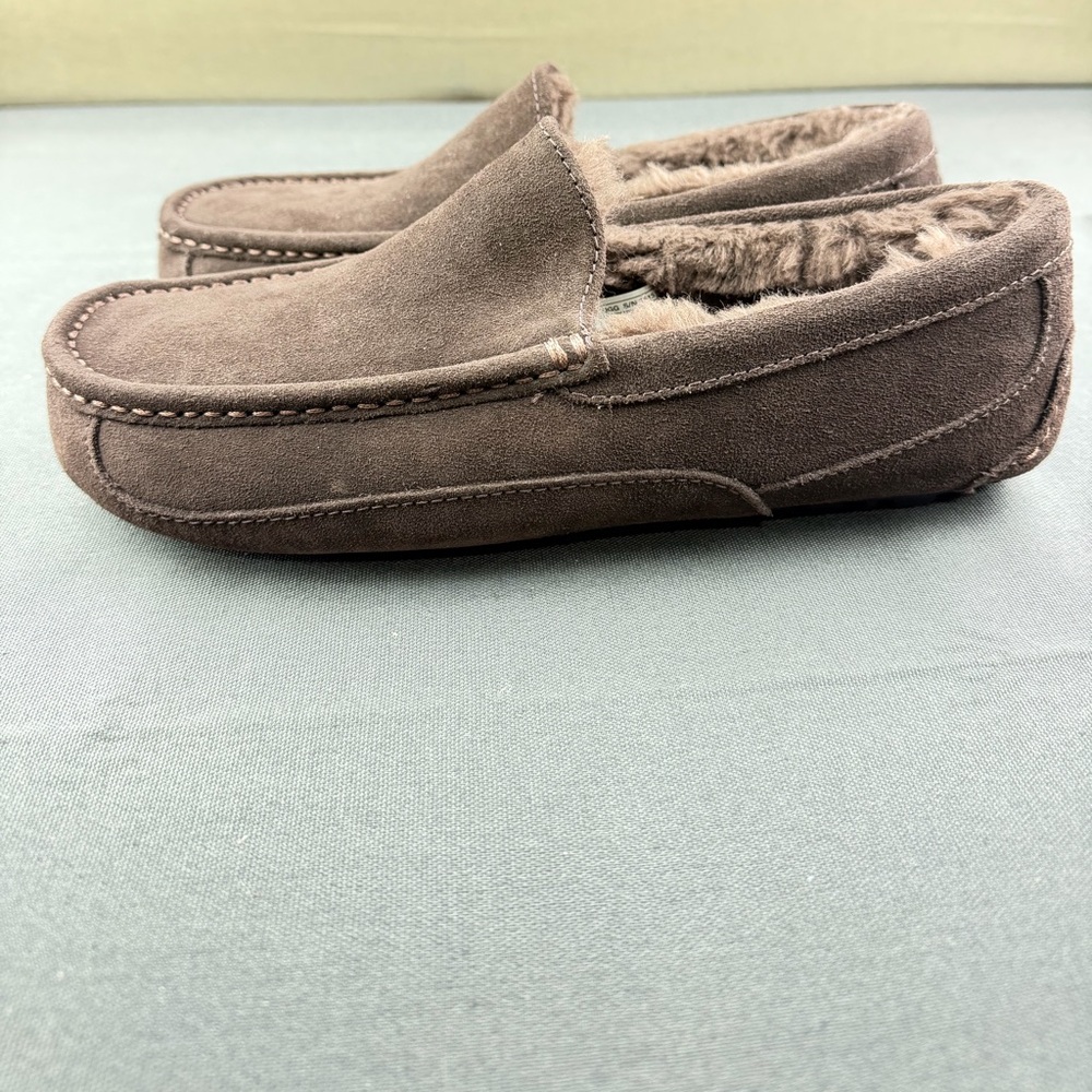 UGG Ascot Mens Slippers Loafer Size 9 Brown Suede Sheepskin Slip On 1115149
